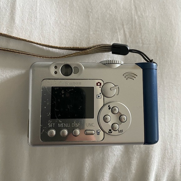 Canon PowerShot A70 - Picture 4 of 7